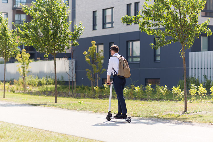 Patinete elektrikoen abantailak lanera joan-etorriak egiteko